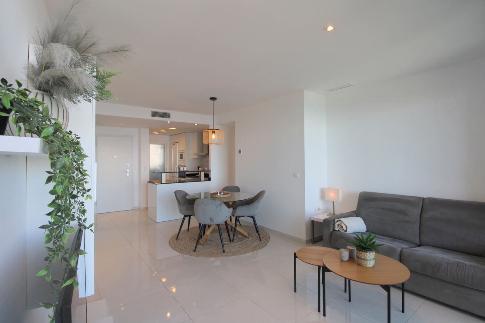 2 slaapkamer Appartement te koop in Punta Prima met zwembad - € 420.000 (Ref: 9439587)