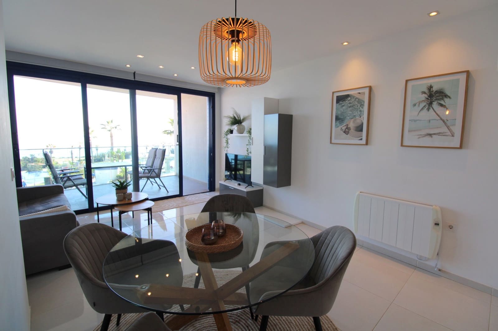 2 slaapkamer Appartement te koop in Punta Prima met zwembad - € 420.000 (Ref: 9439587)