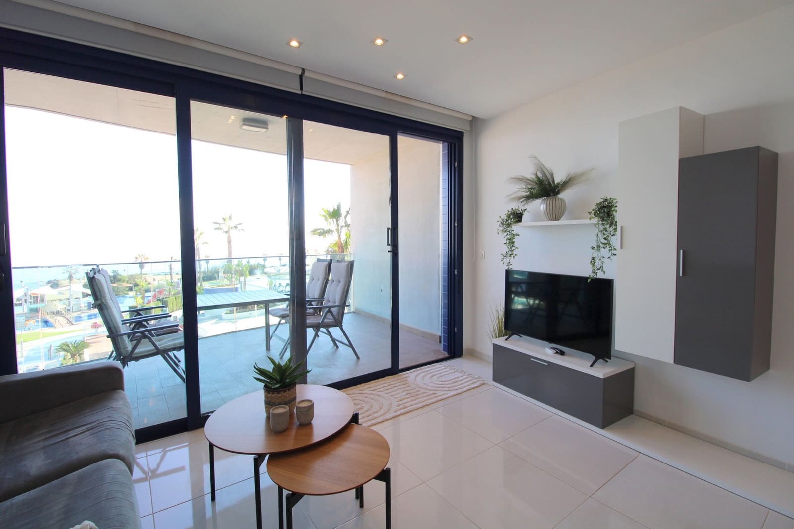 2 slaapkamer Appartement te koop in Punta Prima met zwembad - € 420.000 (Ref: 9439587)