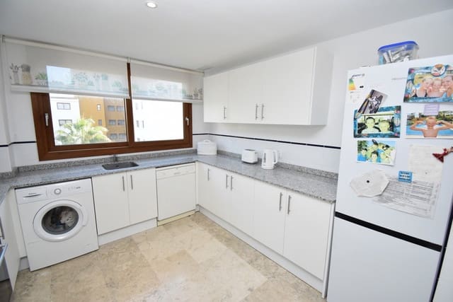 2 slaapkamer Appartement te koop in Punta Prima, Torrevieja met zwembad - € 269.999 (Ref: 9448528)