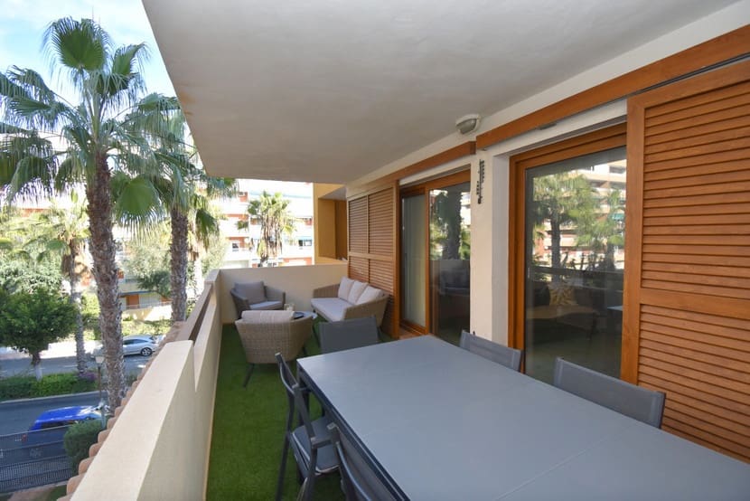 2 slaapkamer Appartement te koop in Punta Prima met zwembad - € 269.999 (Ref: 9448528)