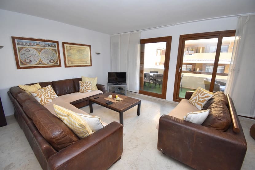 2 slaapkamer Appartement te koop in Punta Prima met zwembad - € 269.999 (Ref: 9448528)