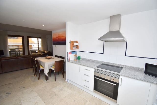 2 slaapkamer Appartement te koop in Punta Prima, Torrevieja met zwembad - € 269.999 (Ref: 9448528)