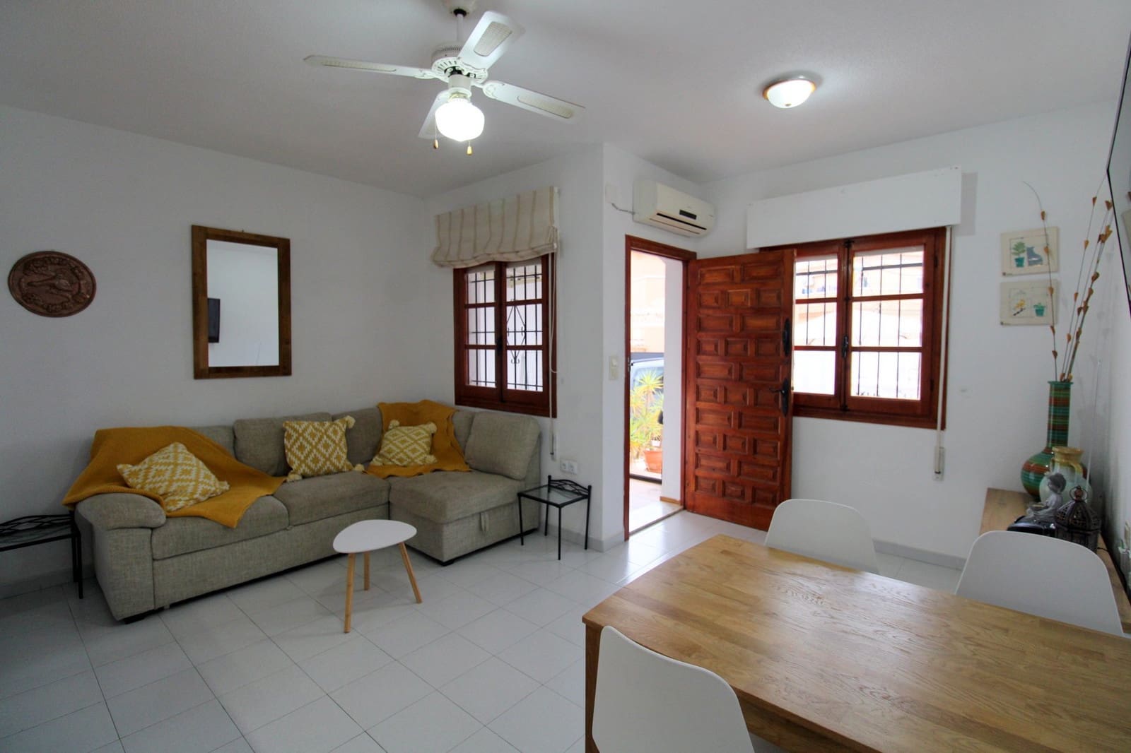 1 Zimmer Apartment zu verkaufen in Villamartin mit Pool - 105.000 € (Ref: 9461821)