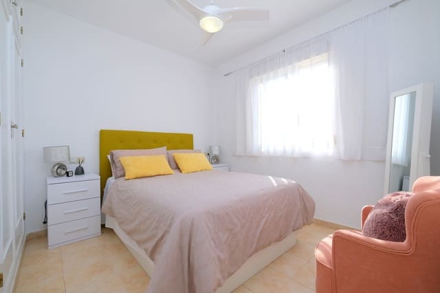 2 Zimmer Apartment zu verkaufen in La Zenia, Orihuela mit Pool - 169.995 € (Ref: 9468189)