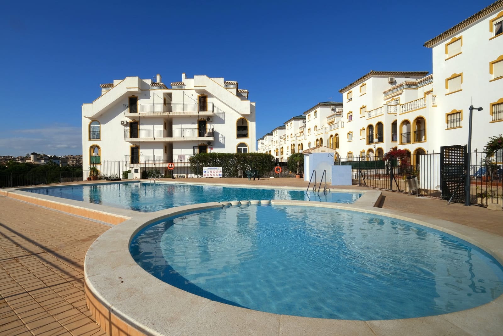 2 Zimmer Apartment zu verkaufen in La Zenia mit Pool - 169.995 € (Ref: 9468189)