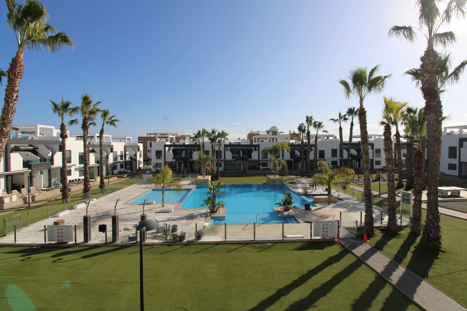 2 quarto Penthouse para venda em La Zenia com piscina - 339 900 € (Ref: 9468190)