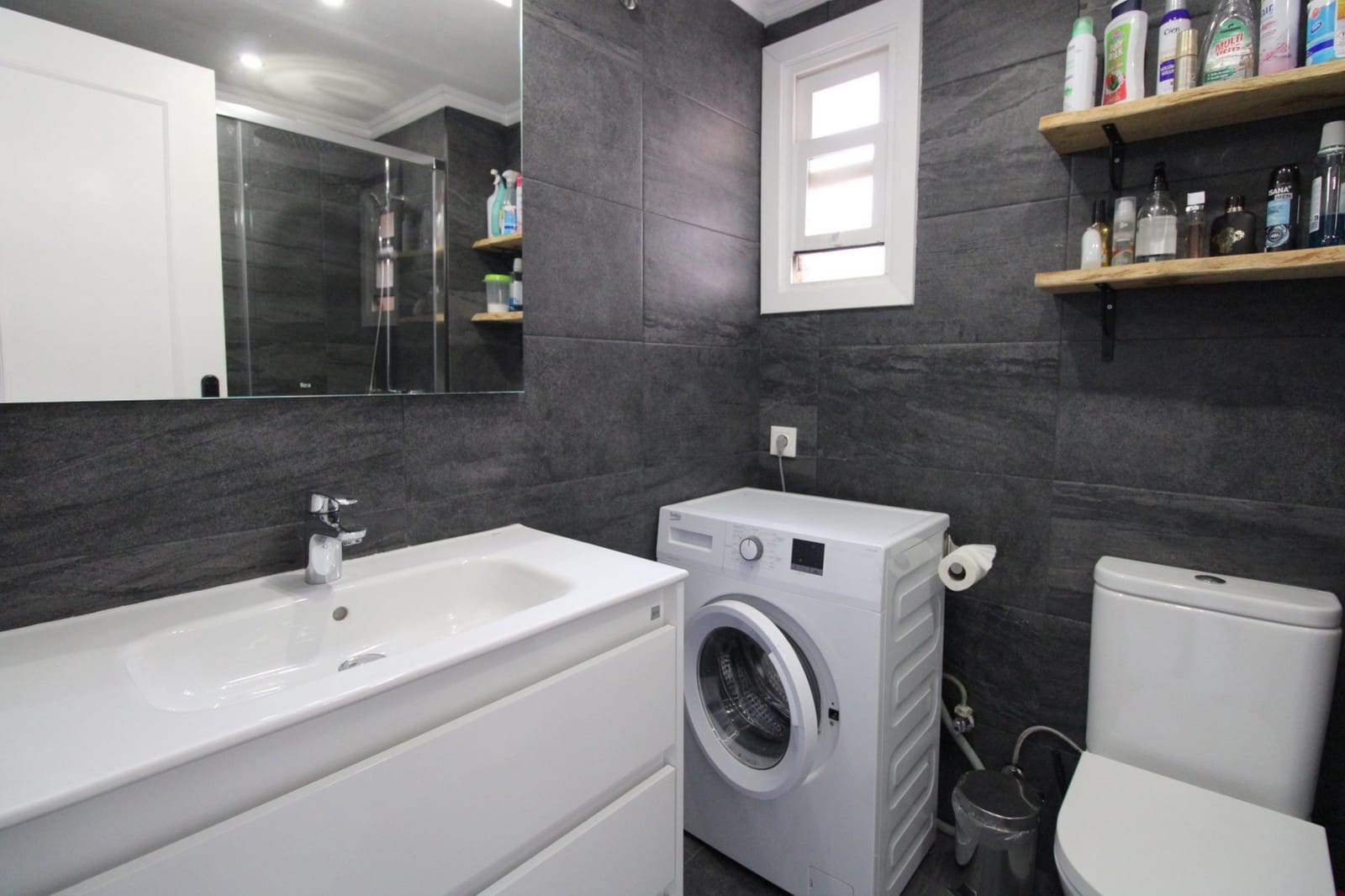 3 bedroom Penthouse for sale in Torrevieja with pool - € 169,999 (Ref: 9472758)