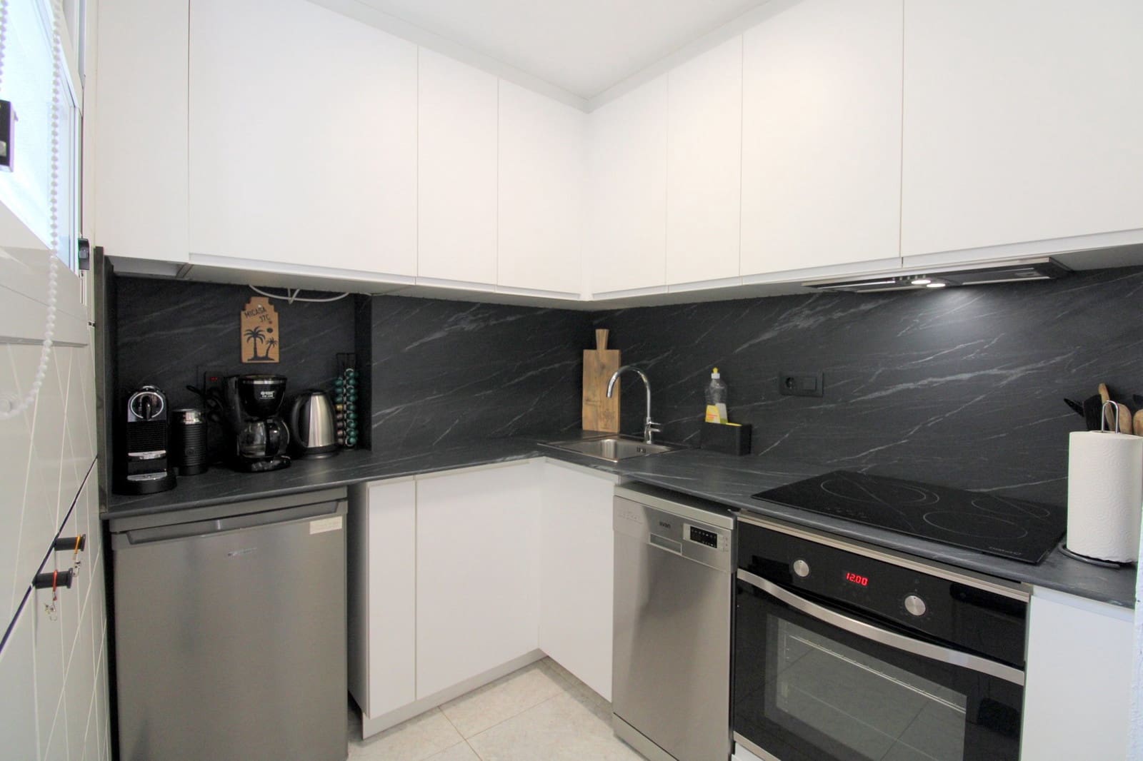 3 bedroom Penthouse for sale in Torrevieja with pool - € 169,999 (Ref: 9472758)