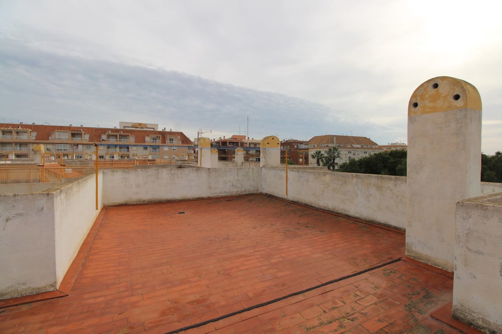 3 bedroom Penthouse for sale in Torrevieja with pool - € 169,999 (Ref: 9472758)