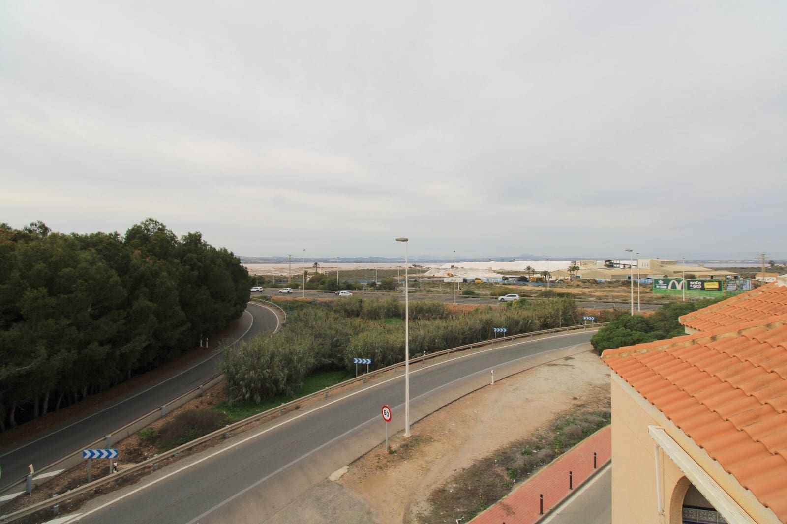 3 bedroom Penthouse for sale in Torrevieja with pool - € 169,999 (Ref: 9472758)