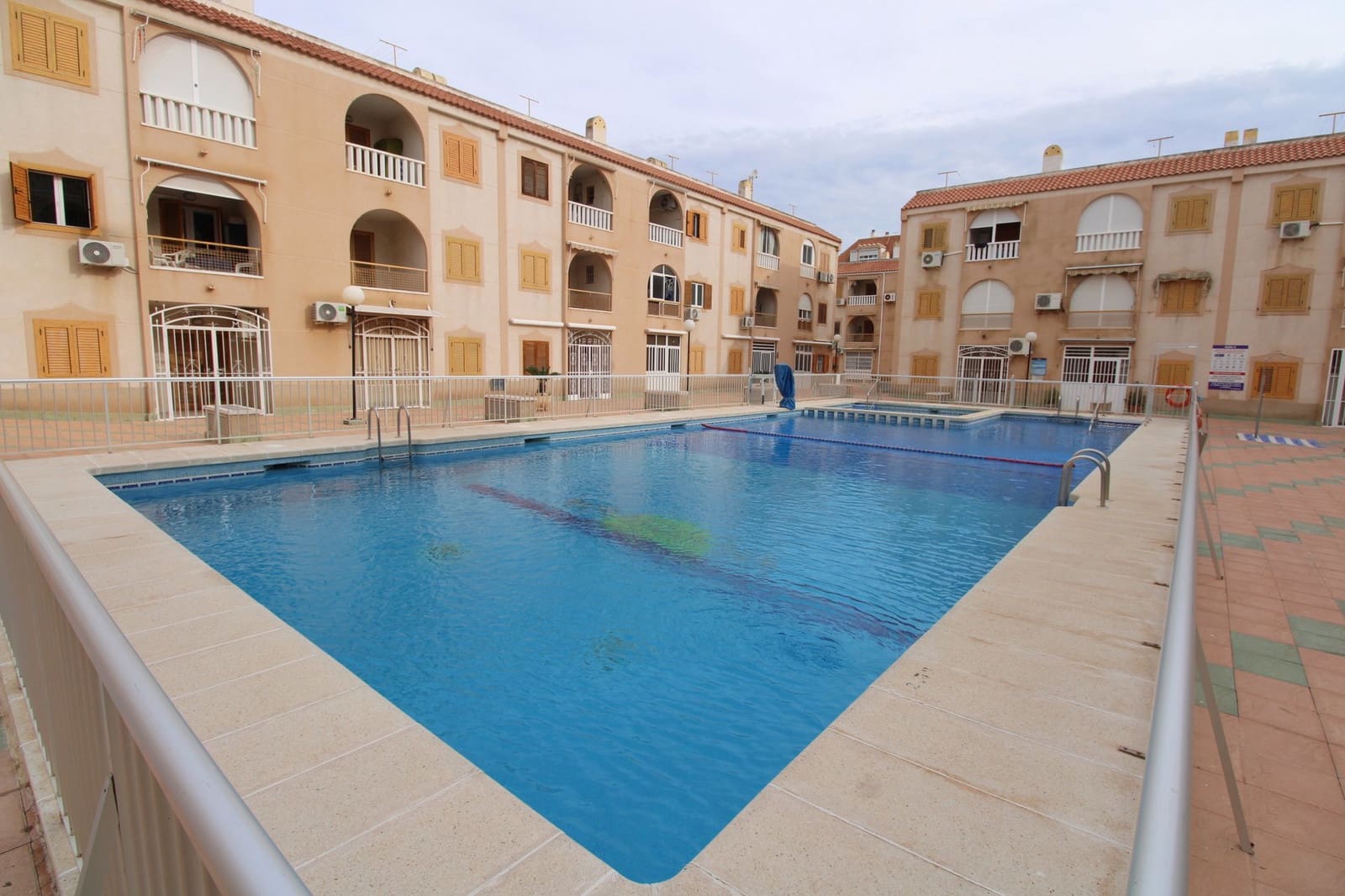 3 bedroom Penthouse for sale in Torrevieja with pool - € 169,999 (Ref: 9472758)