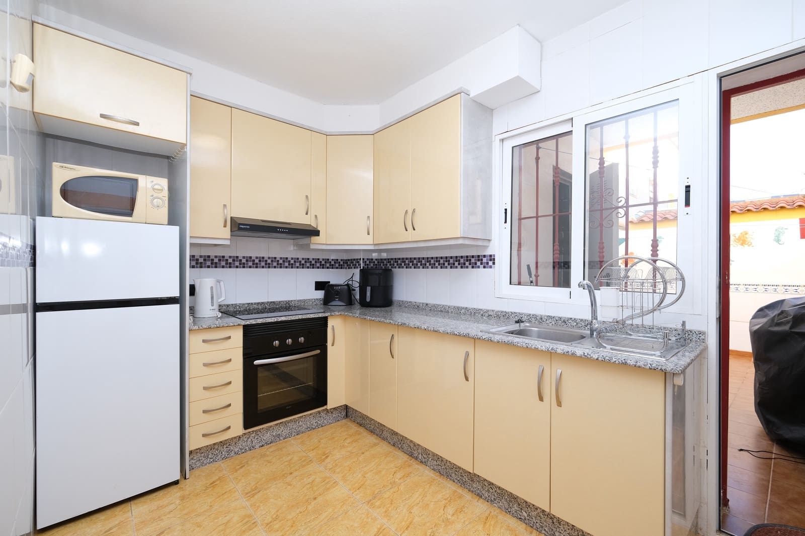 3 slaapkamer Huis te koop in Playa Flamenca met zwembad - € 169.995 (Ref: 9494316)