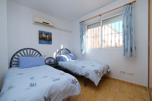 3 slaapkamer Huis te koop in Playa Flamenca, Orihuela met zwembad - € 169.995 (Ref: 9494316)