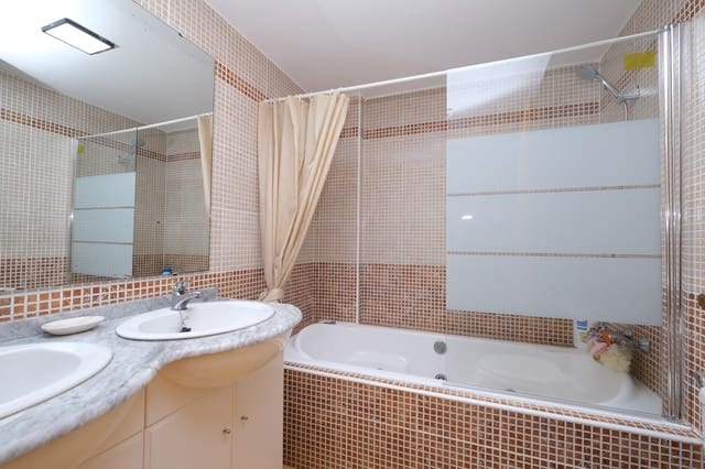 3 slaapkamer Huis te koop in Playa Flamenca, Orihuela met zwembad - € 169.995 (Ref: 9494316)