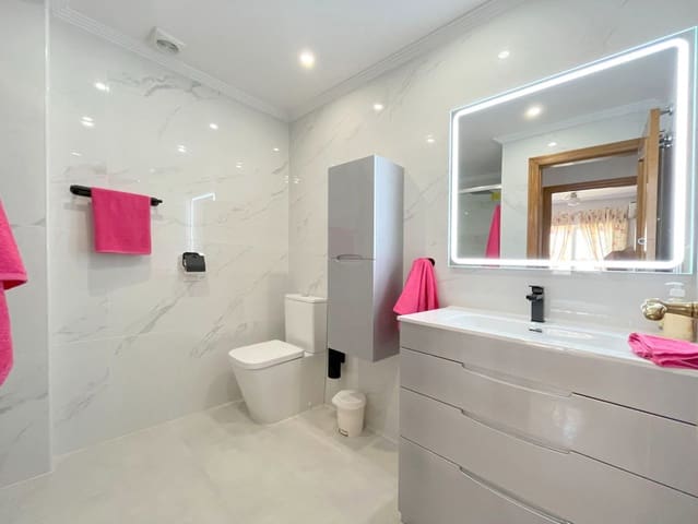 2 slaapkamer Penthouse te koop in Punta Prima, Torrevieja met zwembad - € 154.950 (Ref: 9511933)