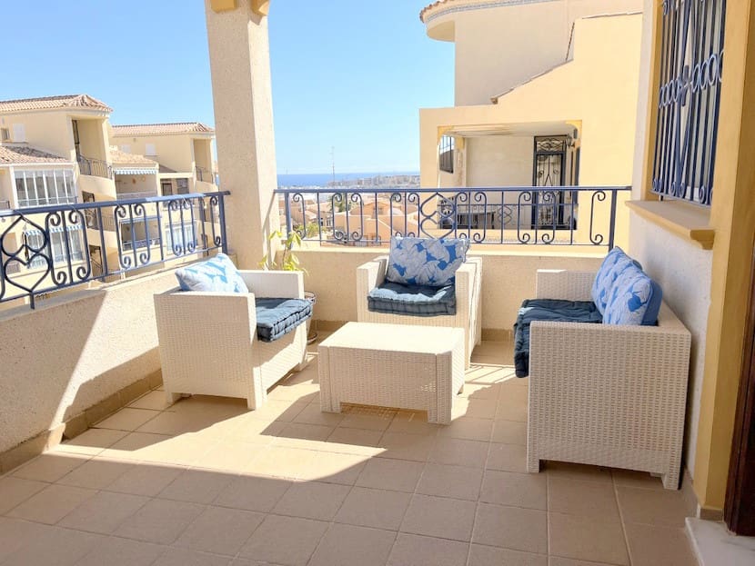 2 slaapkamer Penthouse te koop in Punta Prima met zwembad - € 154.950 (Ref: 9511933)