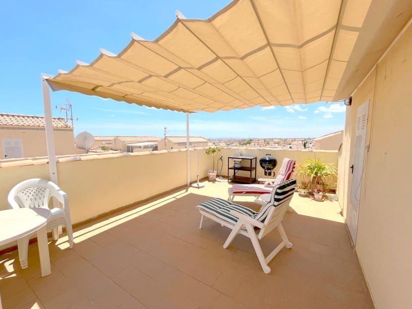 2 slaapkamer Penthouse te koop in Punta Prima met zwembad - € 154.950 (Ref: 9511933)
