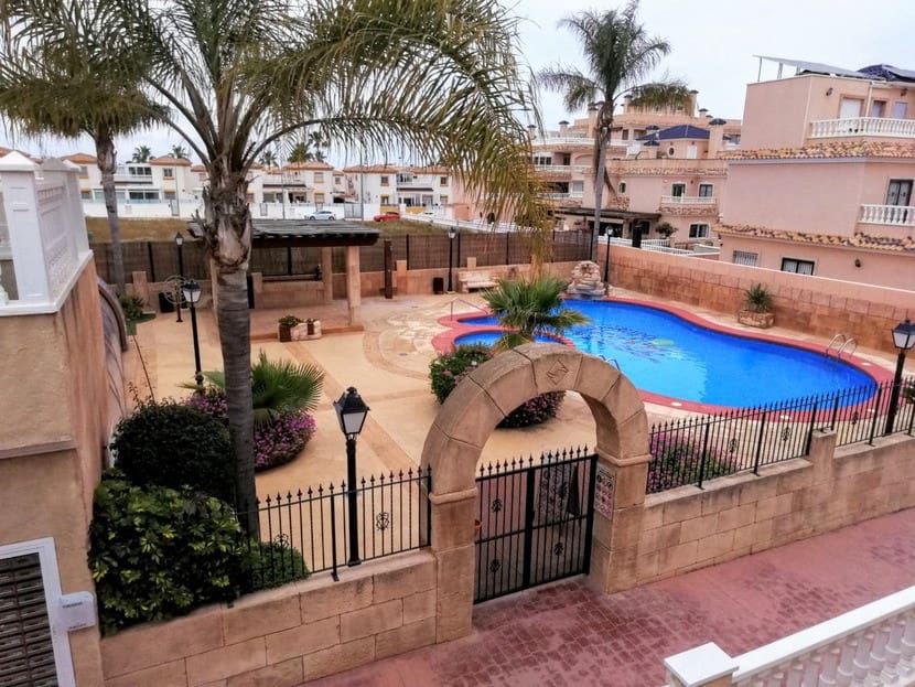 2 soverom Hus til salgs i Los Dolses med svømmebasseng - € 215 000 (Ref: 9511934)