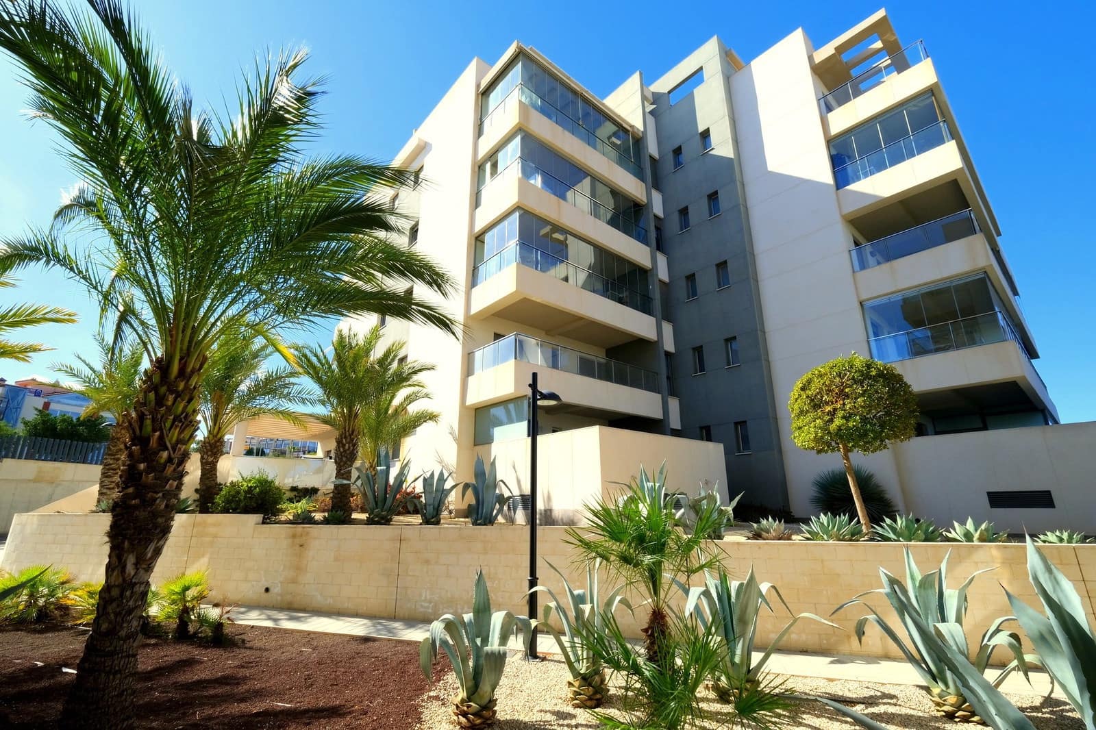 2 bedroom Apartment for sale in Los Dolses with pool - € 229,000 (Ref: 9548876)