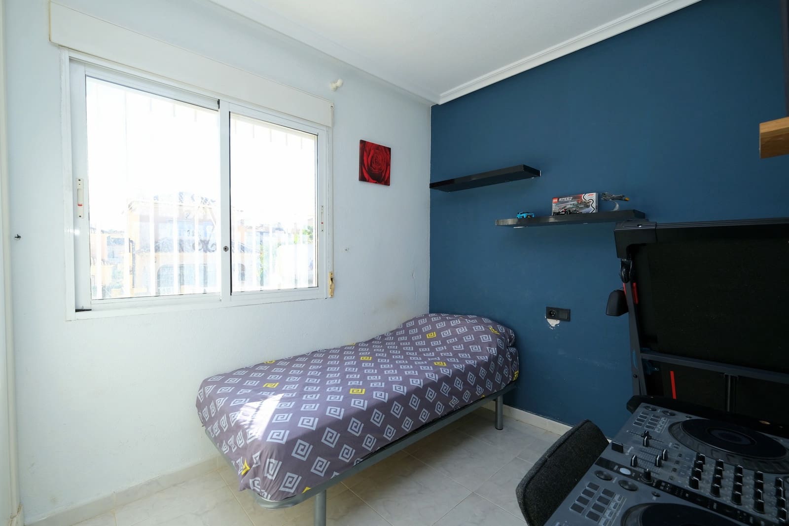 4 soveværelse Villa til salg i Villamartin med swimmingpool - € 225.000 (Ref: 9548877)