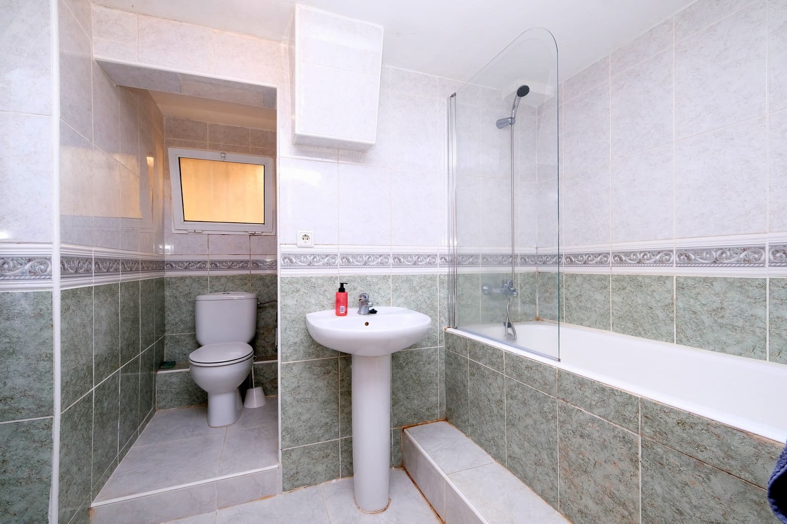 4 soveværelse Villa til salg i Villamartin med swimmingpool - € 225.000 (Ref: 9548877)