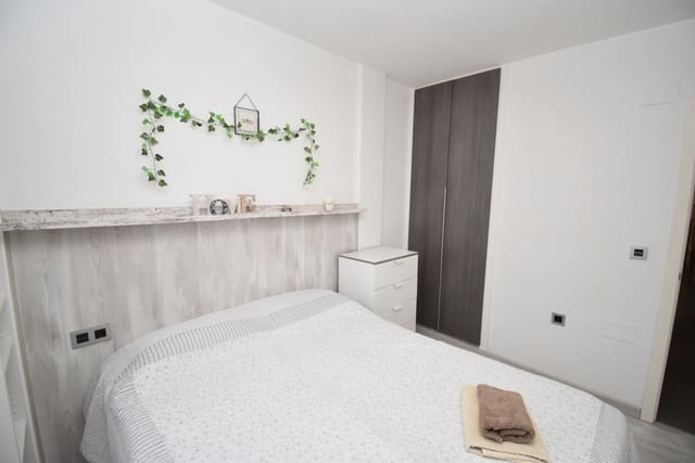 2 sovrum Lägenhet till salu i La Zenia, Orihuela med pool - 280 000 € (Ref: 9548881)