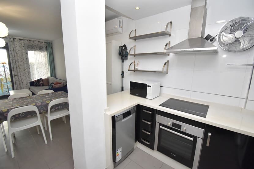 2 sovrum Lägenhet till salu i La Zenia med pool - 280 000 € (Ref: 9548881)