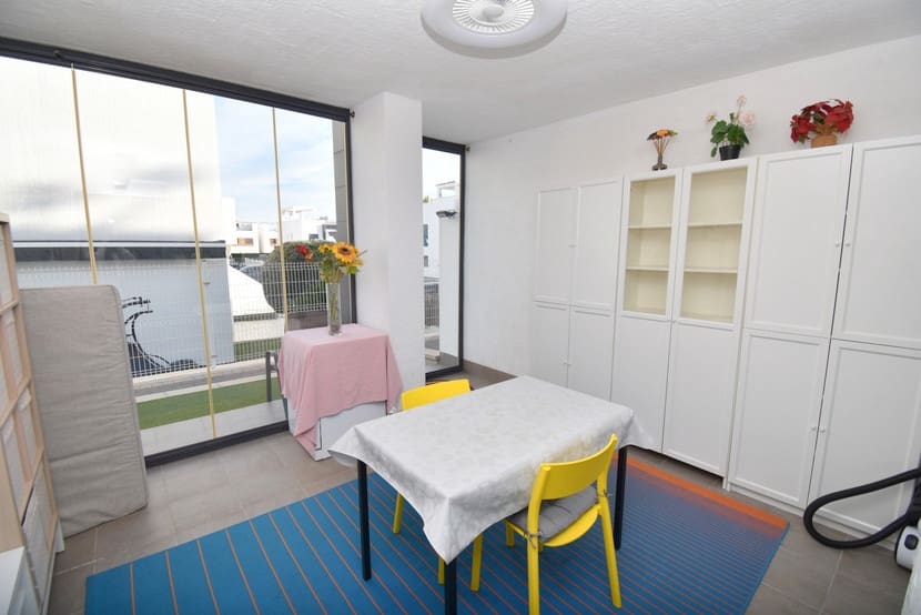 2 sovrum Lägenhet till salu i La Zenia med pool - 280 000 € (Ref: 9548881)