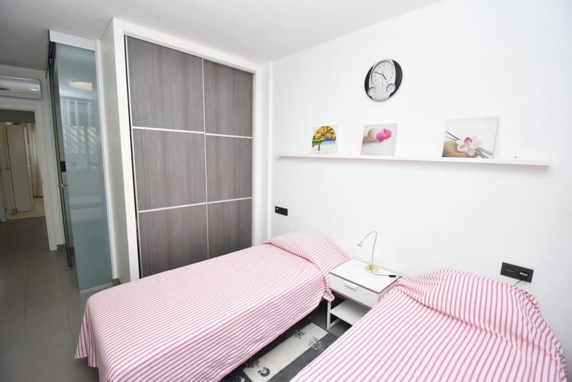 2 sovrum Lägenhet till salu i La Zenia med pool - 280 000 € (Ref: 9548881)