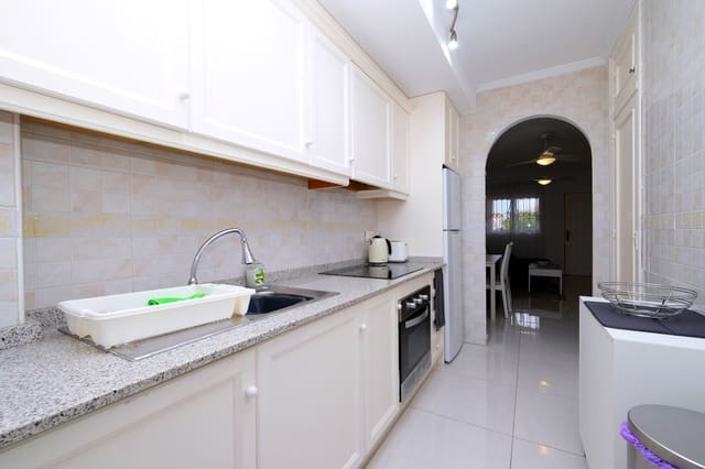 2 makuuhuone Huoneisto myytävänä paikassa Punta Prima, Torrevieja mukana uima-altaan - 149 995 € (Ref: 9548883)