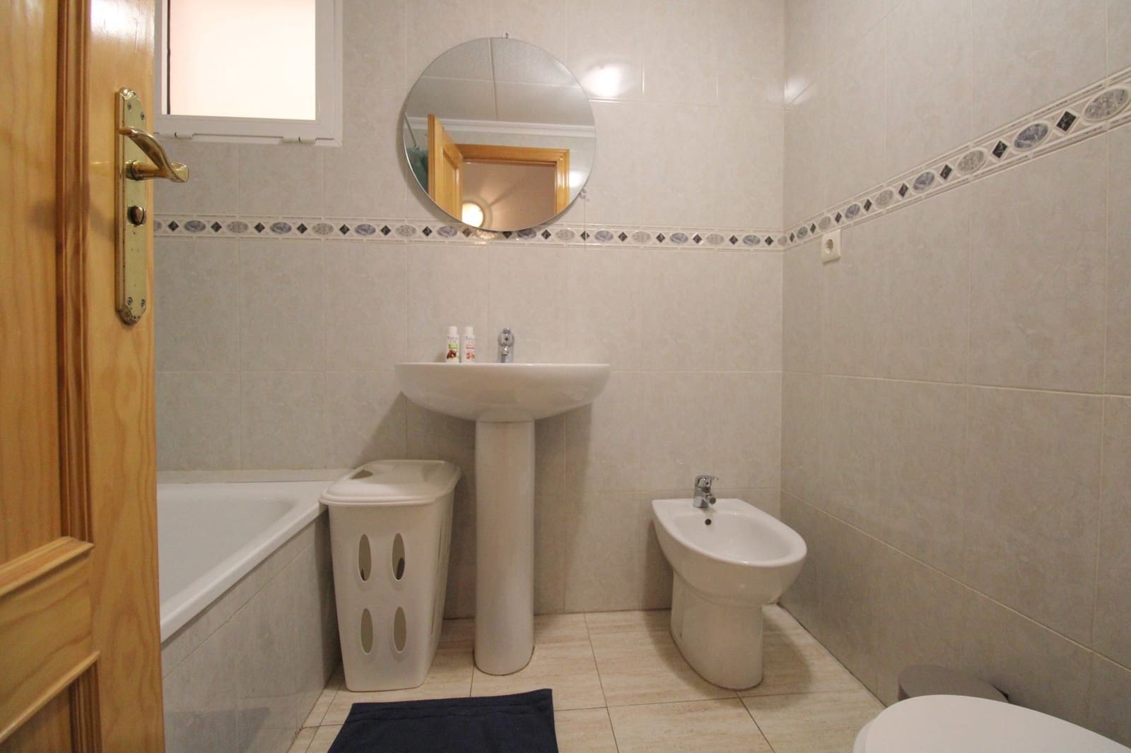 2 makuuhuone Huoneisto myytävänä paikassa Torrevieja mukana uima-altaan - 120 000 € (Ref: 9548884)