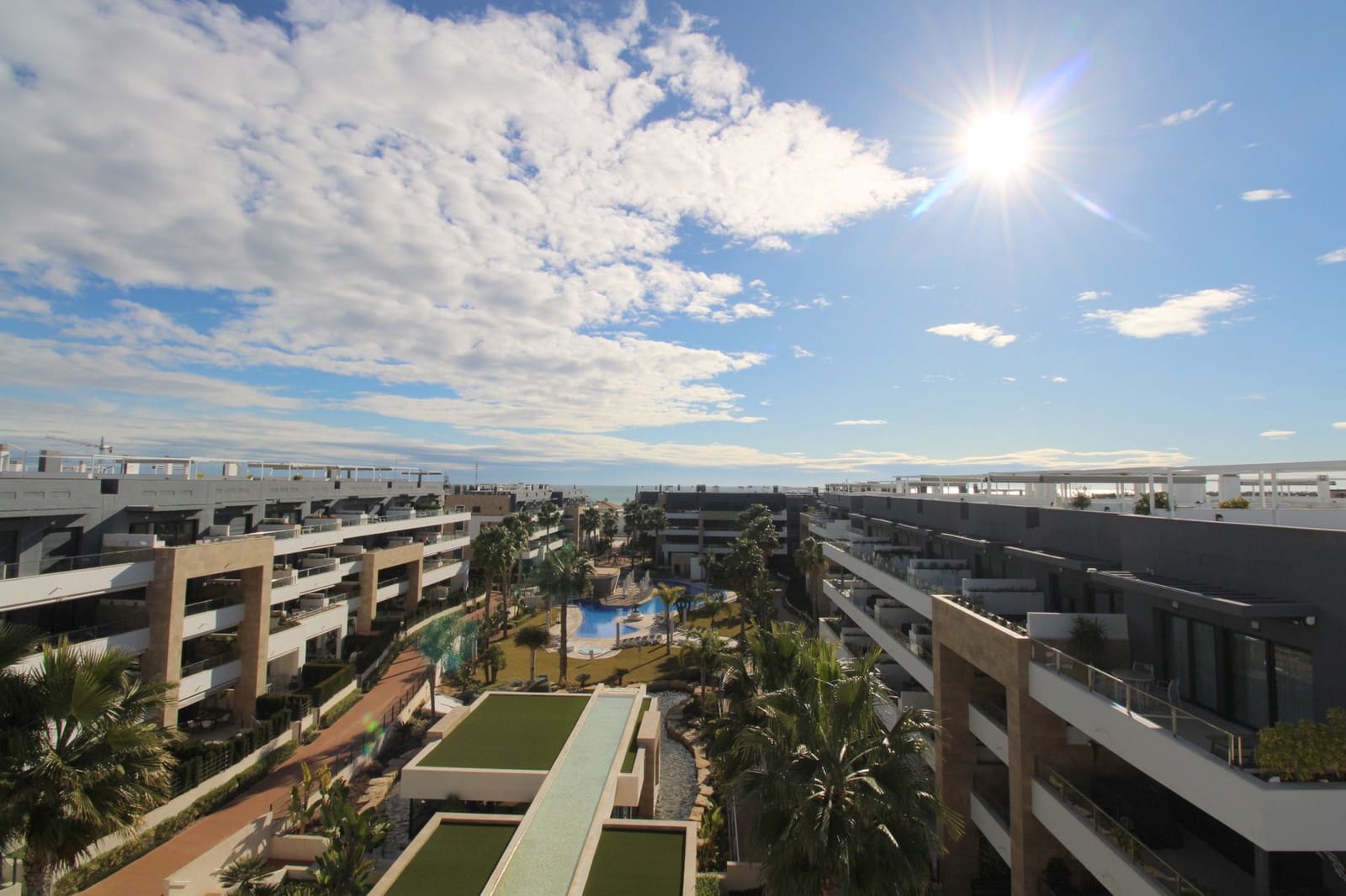 2 slaapkamer Penthouse te koop in Playa Flamenca met zwembad - € 499.000 (Ref: 9548886)