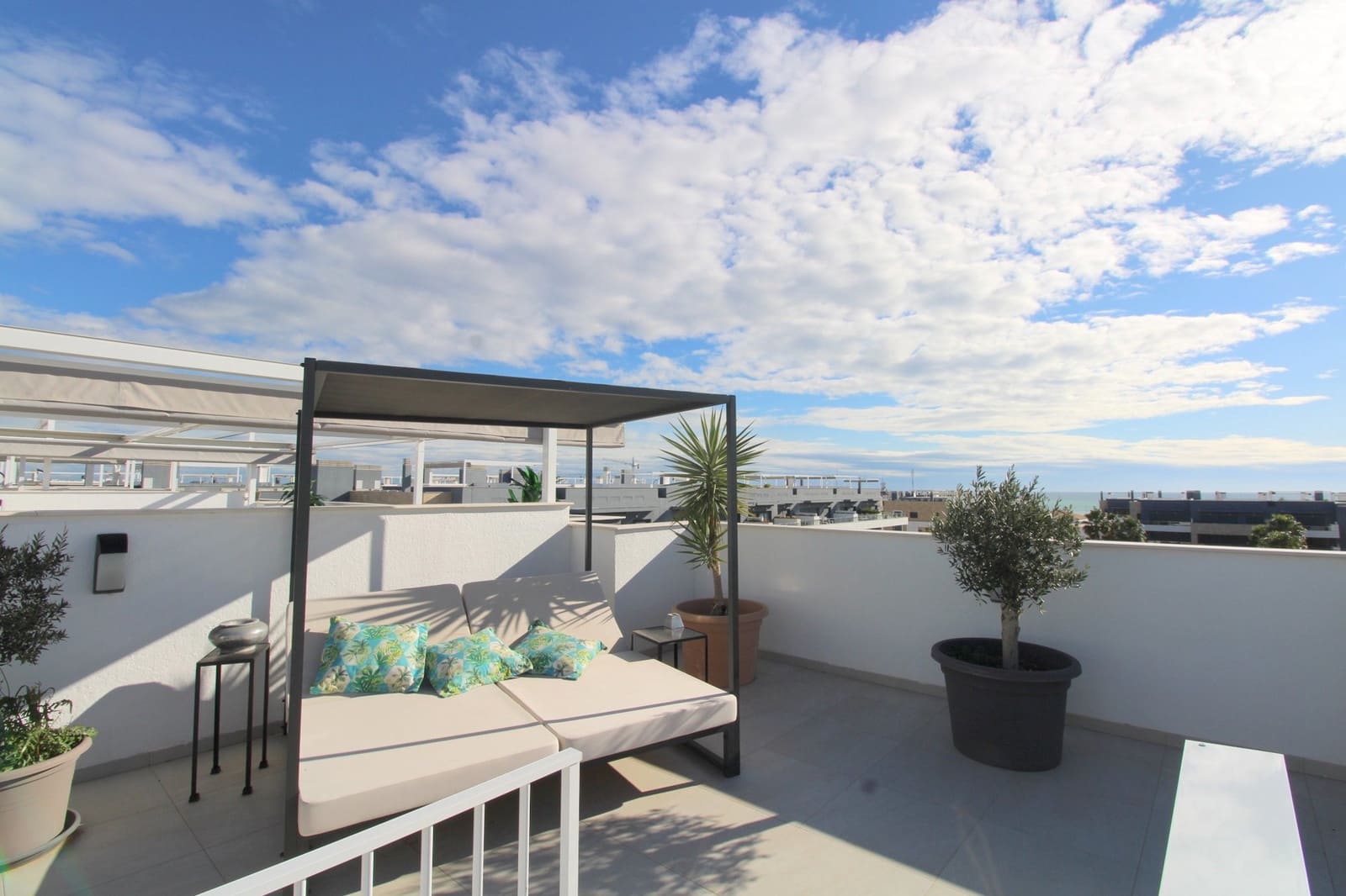 2 slaapkamer Penthouse te koop in Playa Flamenca met zwembad - € 499.000 (Ref: 9548886)