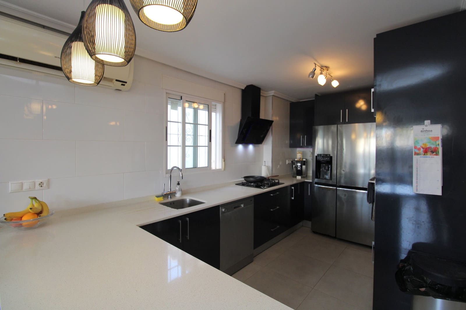 3 makuuhuone Huvila myytävänä paikassa Villamartin mukana uima-altaan - 385 000 € (Ref: 9548887)