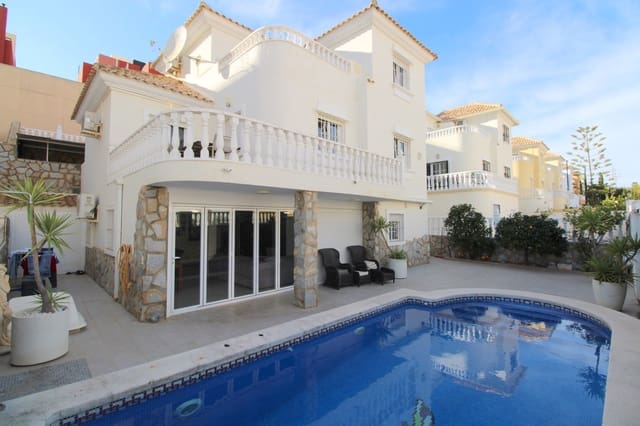 3 makuuhuone Huvila myytävänä paikassa Villamartin, Orihuela mukana uima-altaan - 385 000 € (Ref: 9548887)