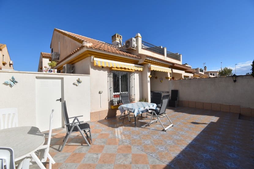 3 Zimmer Haus zu verkaufen in La Zenia mit Pool - 319.000 € (Ref: 9551027)