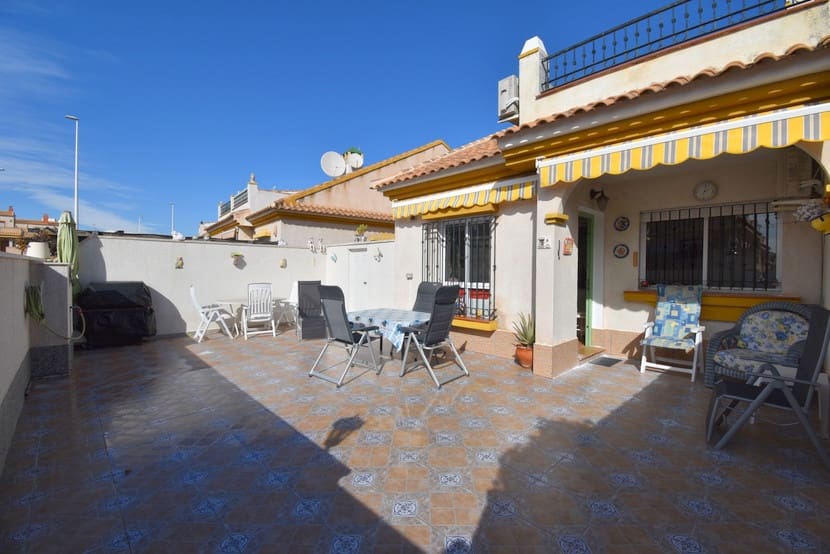 3 Zimmer Haus zu verkaufen in La Zenia mit Pool - 319.000 € (Ref: 9551027)