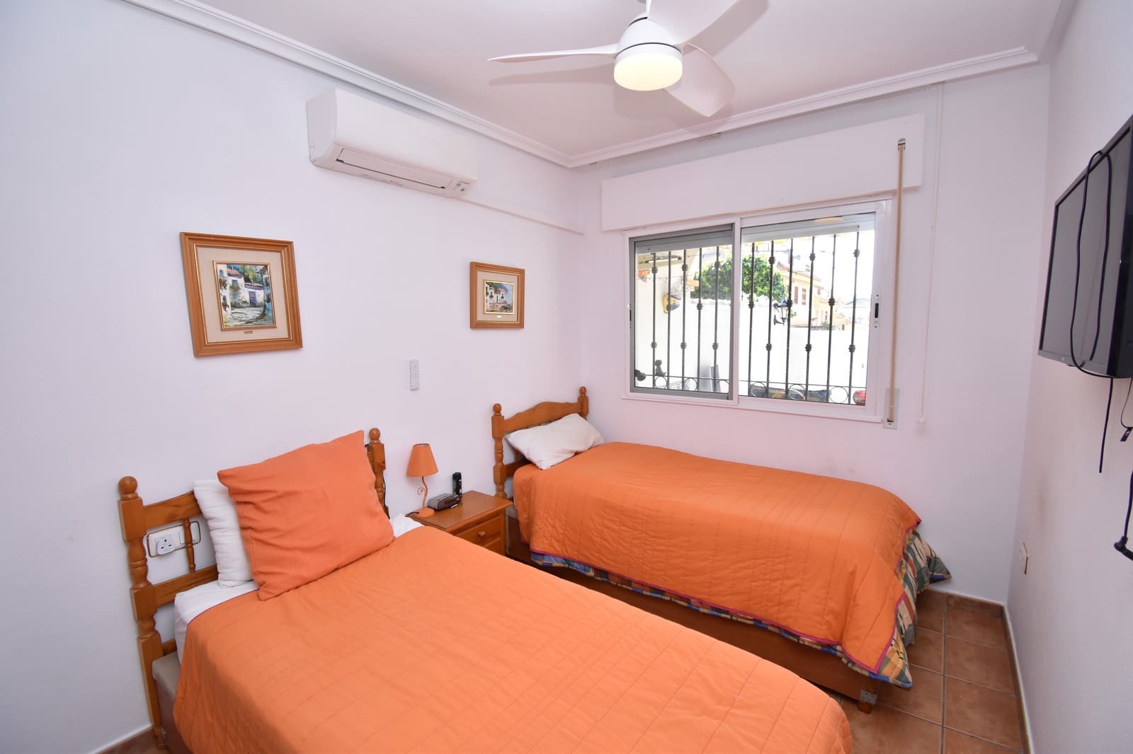 3 Zimmer Haus zu verkaufen in La Zenia mit Pool - 319.000 € (Ref: 9551027)