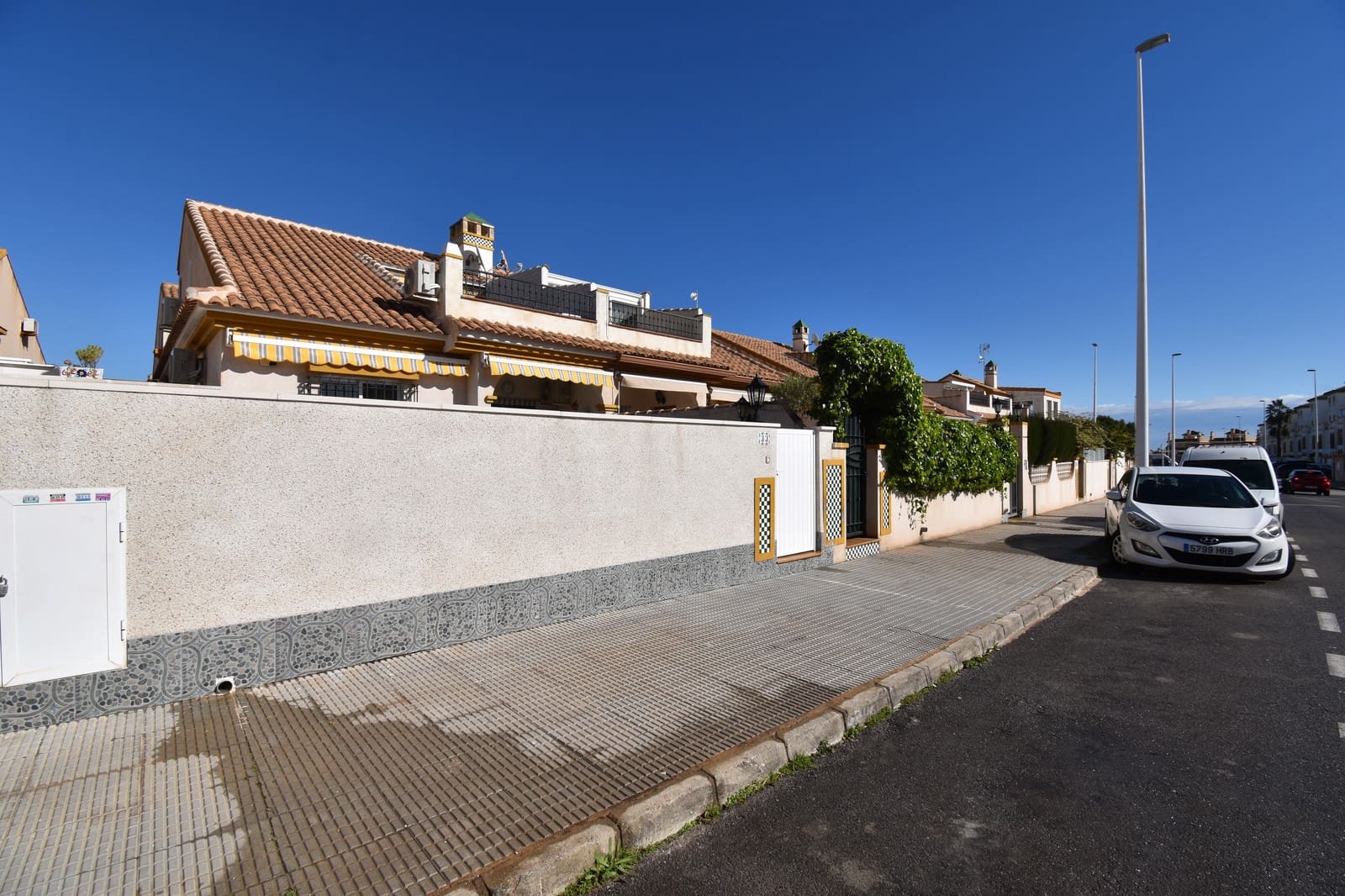 3 Zimmer Haus zu verkaufen in La Zenia mit Pool - 319.000 € (Ref: 9551027)