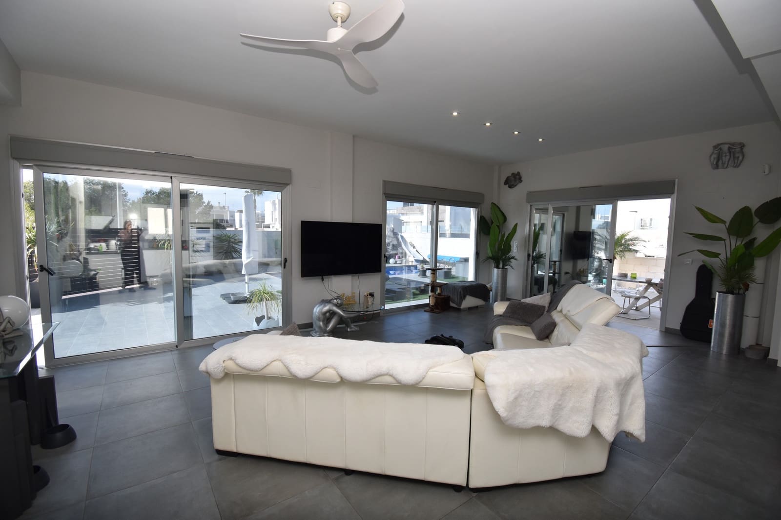 5 quarto Moradia para venda em Villamartin com piscina - 489 000 € (Ref: 9568175)