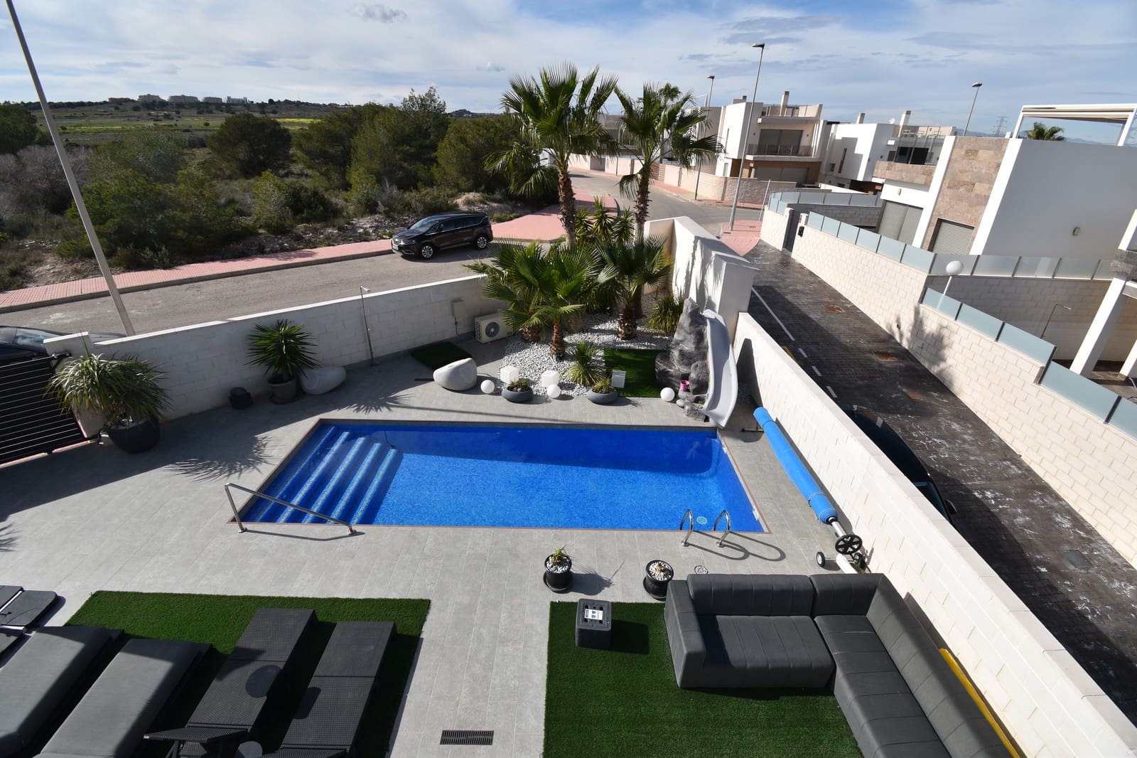 5 quarto Moradia para venda em Villamartin com piscina - 489 000 € (Ref: 9568175)