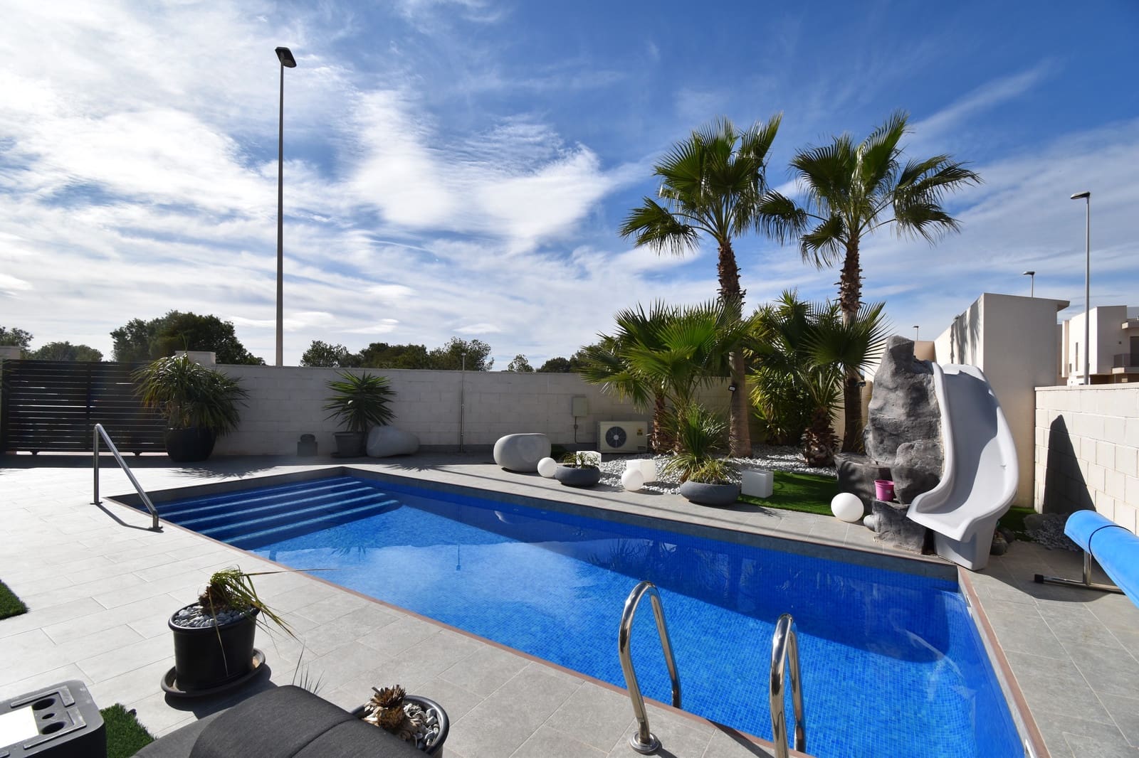 5 quarto Moradia para venda em Villamartin com piscina - 489 000 € (Ref: 9568175)