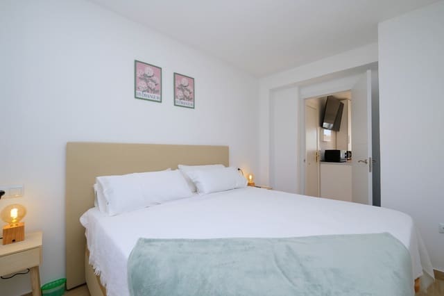 1 slaapkamer Appartement te koop in Villamartin, Orihuela met zwembad - € 124.995 (Ref: 9574040)