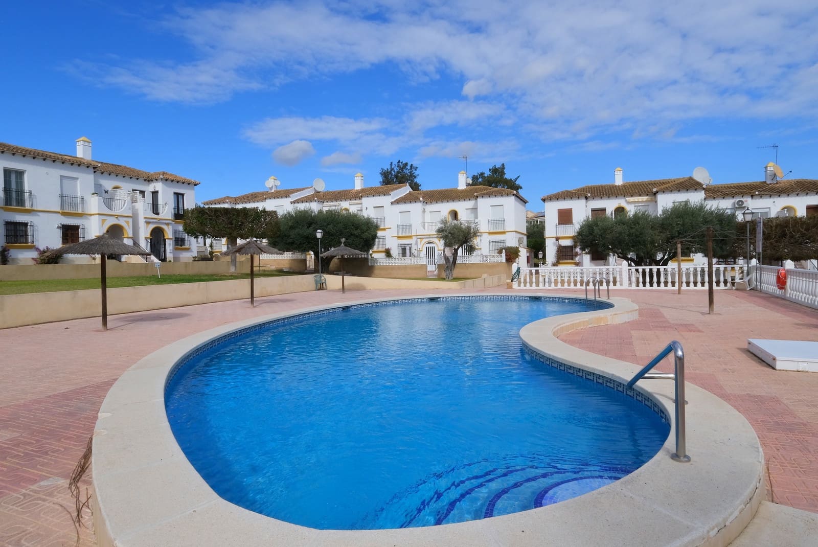 1 Zimmer Apartment zu verkaufen in Villamartin mit Pool - 124.995 € (Ref: 9574040)