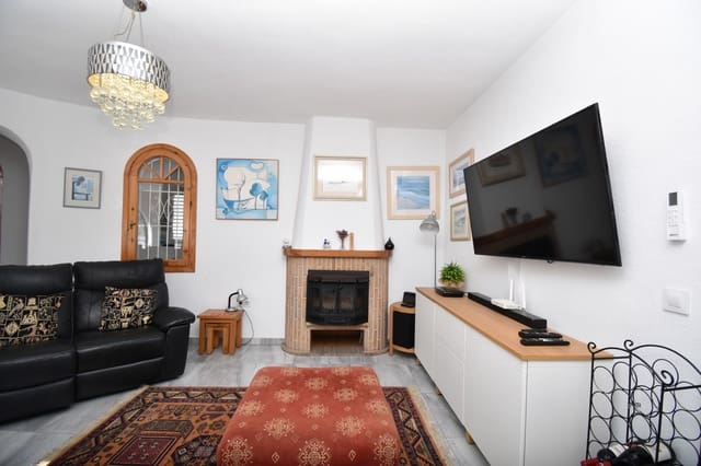 Chalet de 4 habitaciones en La Zenia, Orihuela en venta con piscina - 669.999 € (Ref: 9585911)