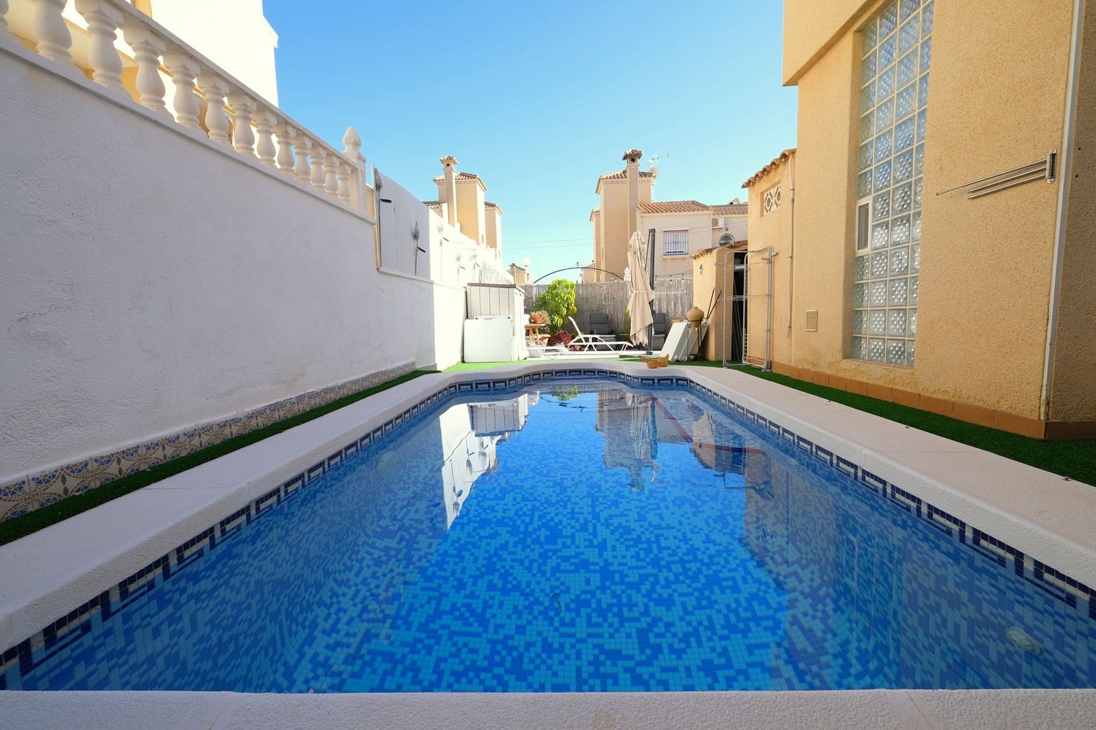 2 soveværelse Byhus til salg i Villamartin med swimmingpool - € 299.999 (Ref: 9585912)