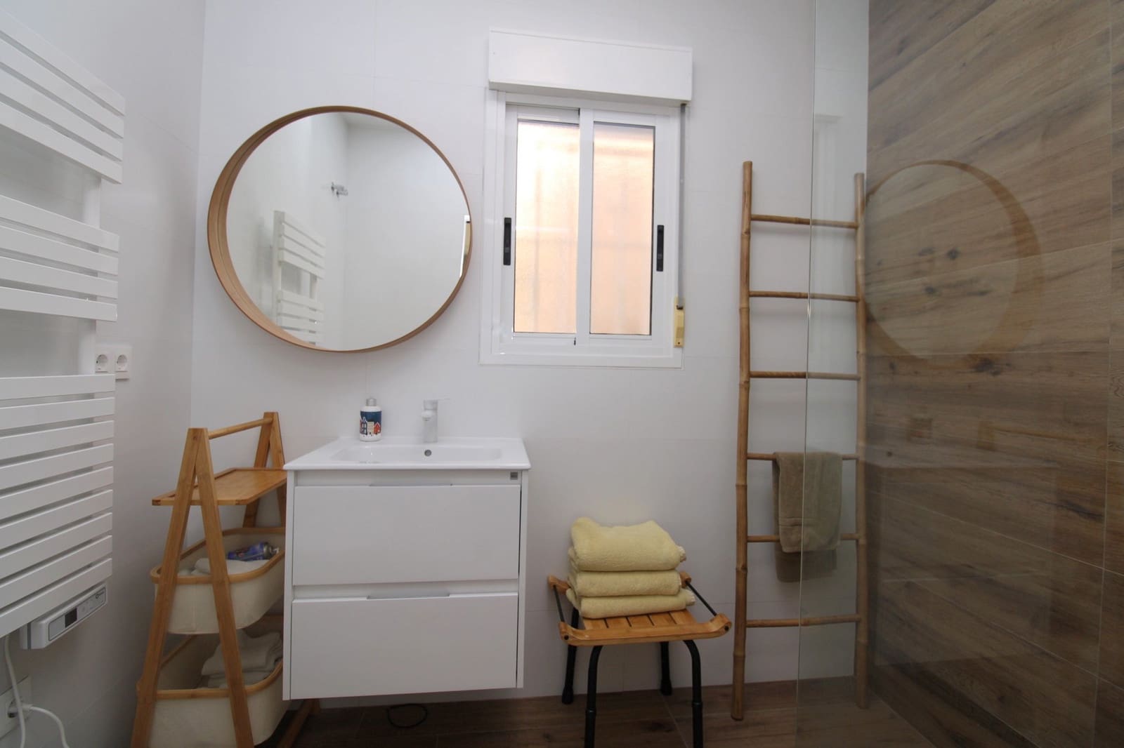 Chalet de 3 habitaciones en Villamartin en venta - 284.000 € (Ref: 9594761)