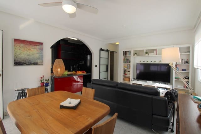 Chalet de 3 habitaciones en Villamartin, Orihuela en venta - 284.000 € (Ref: 9594761)