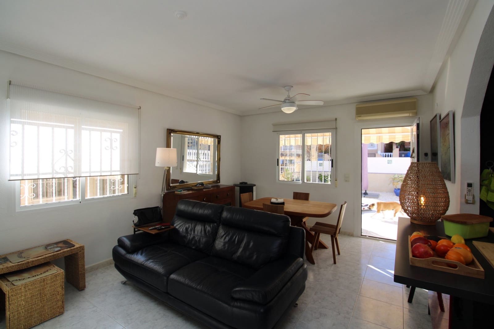 Chalet de 3 habitaciones en Villamartin en venta - 284.000 € (Ref: 9594761)